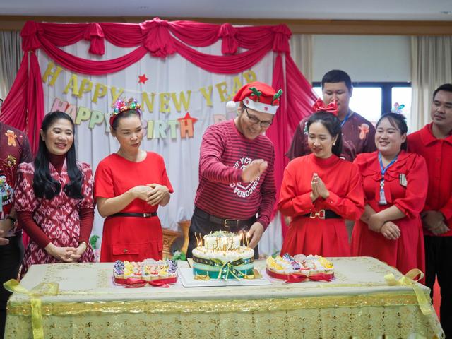 LINE_ALBUM_251267วันเกิด ผอ.ธงภักดิ์ มีเพียร_250102_9.jpg