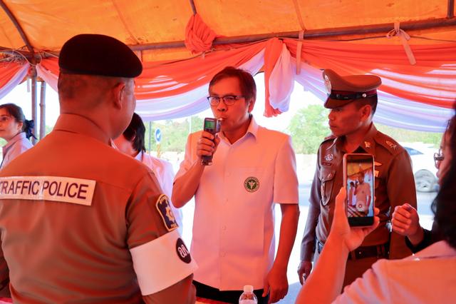 LINE_ALBUM_27122567 รับ44ผู้ตรวจราชการเขต 8 เยี่ยมด่านปีใ.jpg