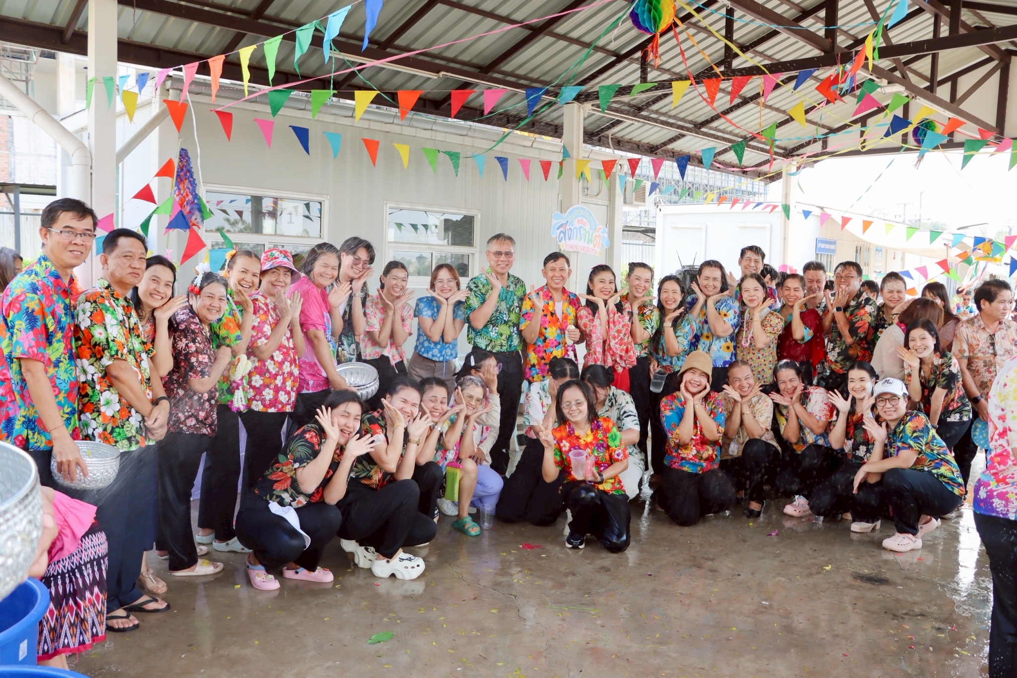 LINE_ALBUM_9469 สงกรานต์ รพ.หนองหาน_260409_5.jpg