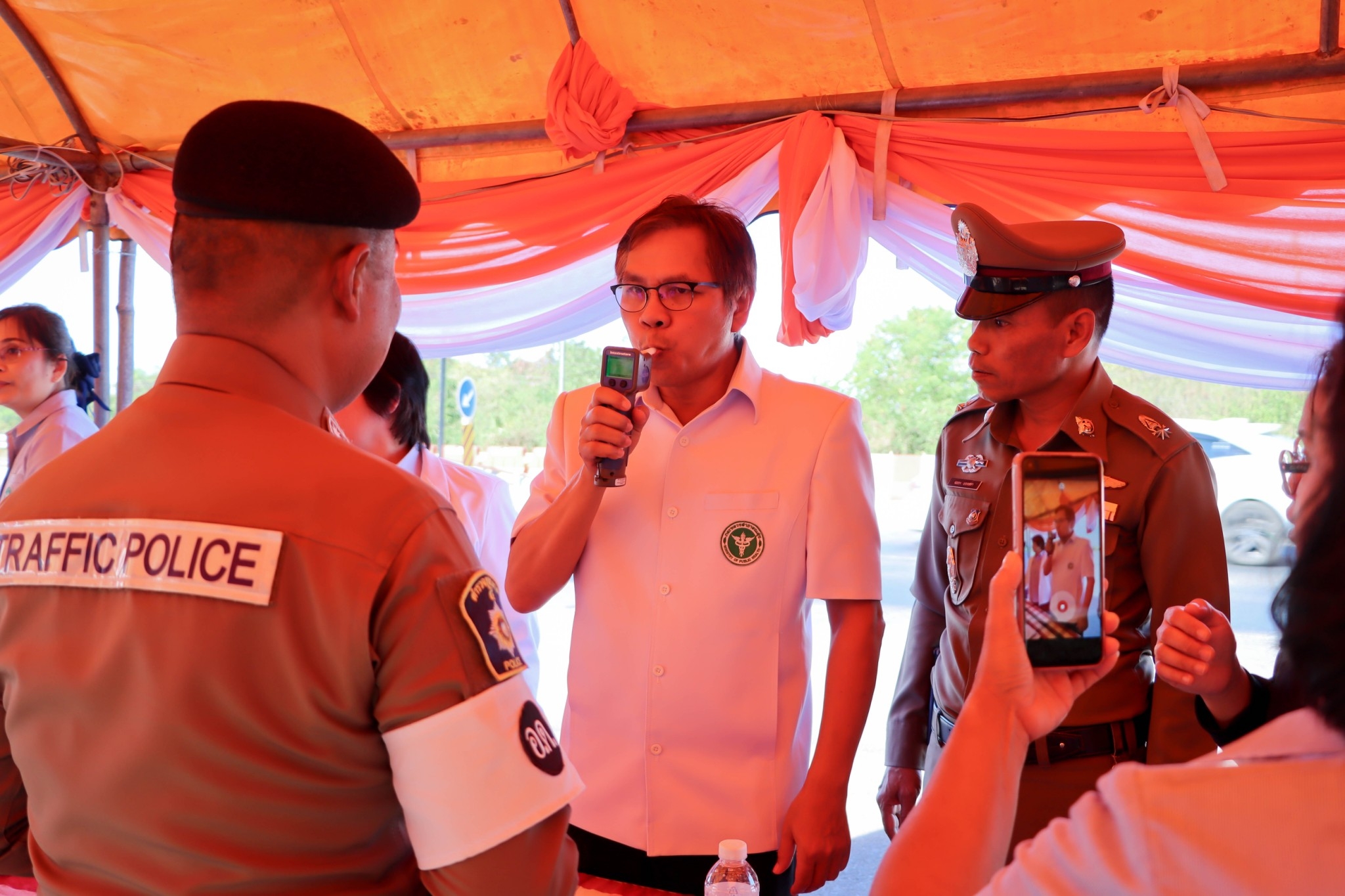 LINE_ALBUM_27122567 รับ44ผู้ตรวจราชการเขต 8 เยี่ยมด่านปีใ.jpg