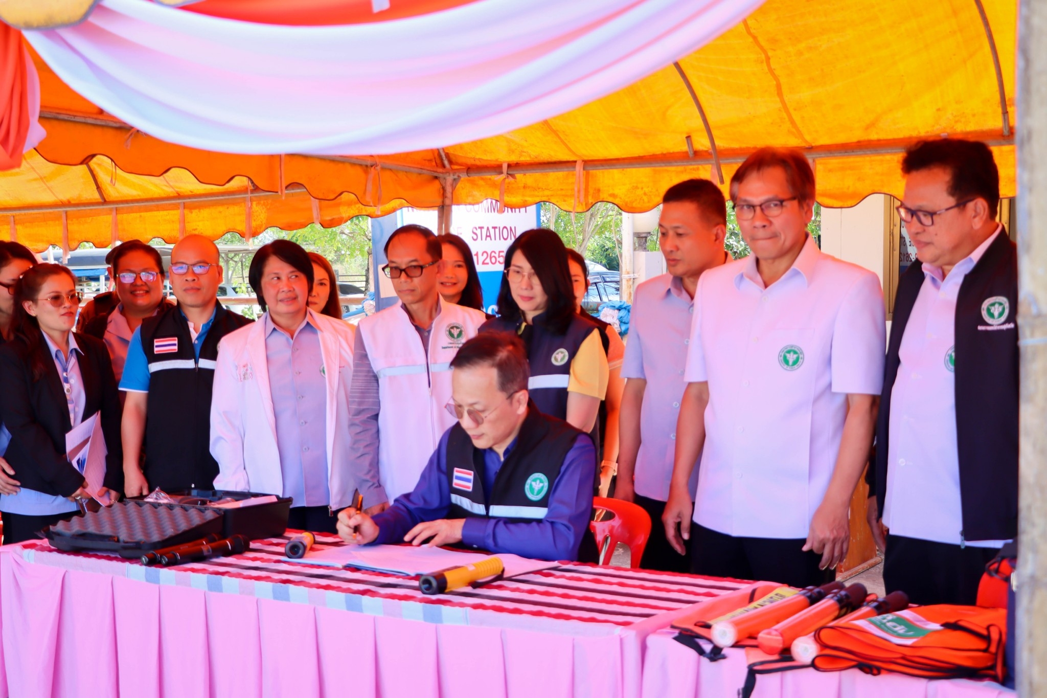 LINE444_ALBUM_27122567 รับผู้ตรวจราชการเขต 8 เยี่ยมด่านปีใ.jpg