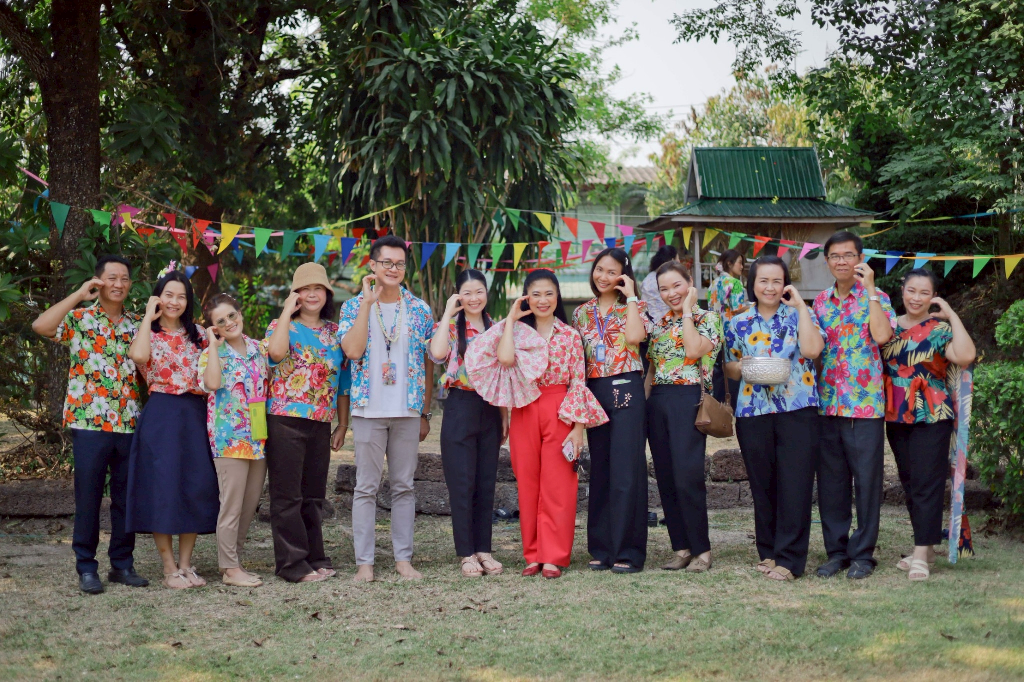 LINE_ALBUM_9469 สงกรานต์ รพ.หนองหาน_260409_13.jpg