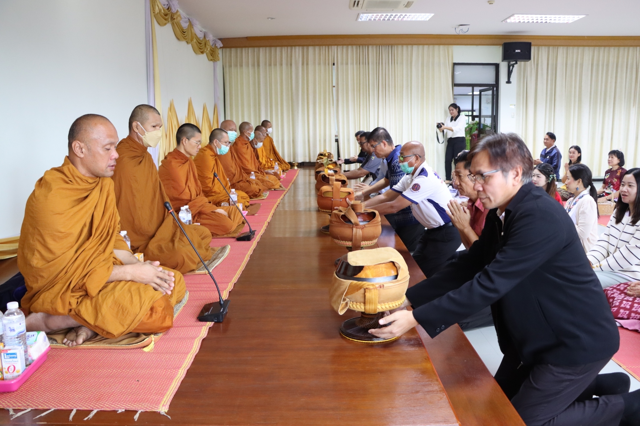 LINE_ALBUM_251267 วันครอบรอบรพ.42ปี_250102_9.jpg