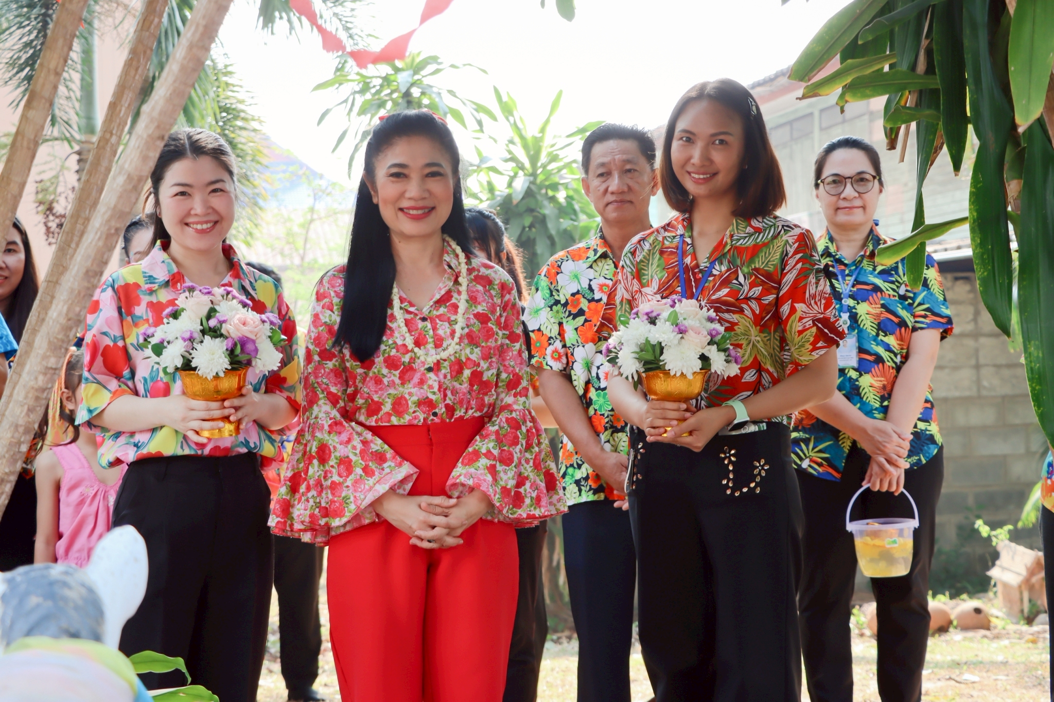 LINE_ALBUM_9469 สงกรานต์ รพ.หนองหาน_260409_12.jpg